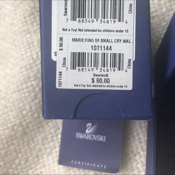 Blue Swarovski Ring - Picture 4 of 7